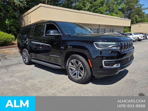 Used 2023 Jeep Wagoneer L Series II AWD/4WD image 19