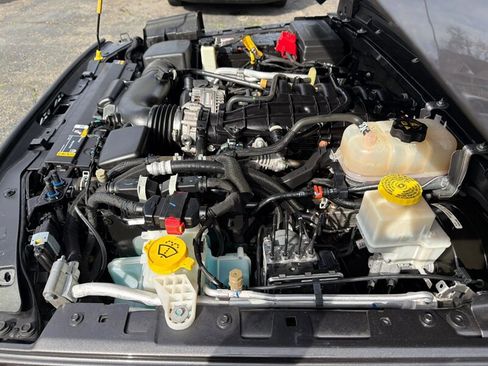 Used 2022 Jeep Gladiator Sport image 34