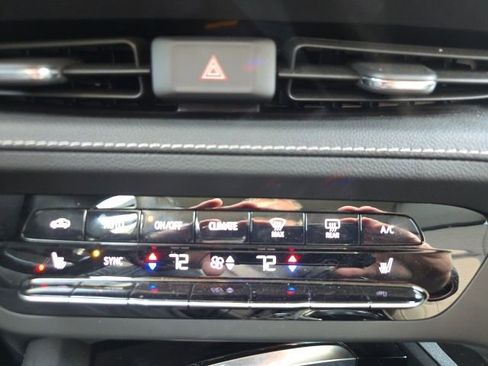 Used 2023 Buick Envision Preferred w/ Sport Touring Package image 29