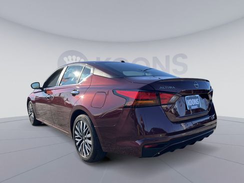 Used 2023 Nissan Altima 2.5 SV FWD image 4