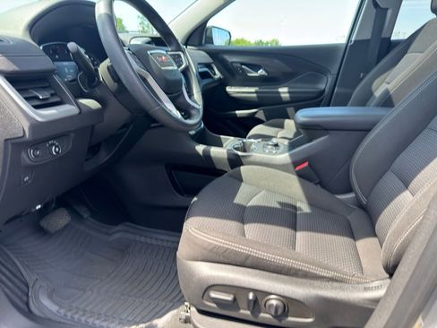 Used 2024 GMC Terrain SLE w/ Driver Convenience Package FWD image 15
