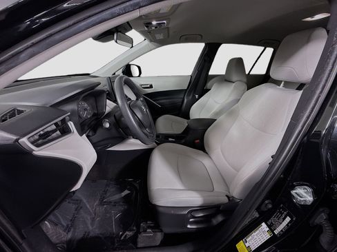 Used 2023 Toyota Corolla Cross L image 21
