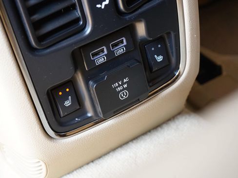 Used 2014 Jeep Grand Cherokee Overland AWD/4WD image 17