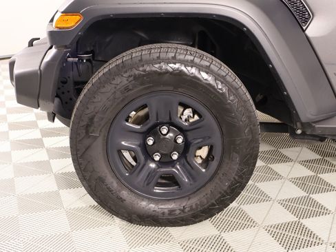 Used 2024 Jeep Wrangler Unlimited Sport AWD/4WD image 16