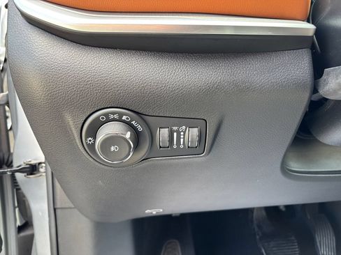 Used 2025 Jeep Compass Limited w/ Elite Group AWD/4WD image 31