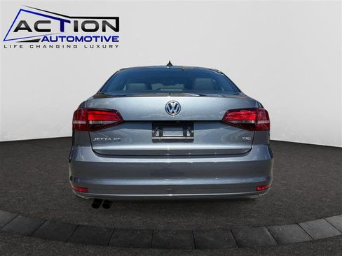 Used 2018 Volkswagen Jetta SE image 7