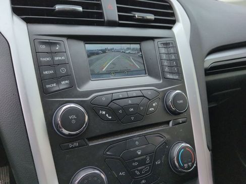 Used 2015 Ford Fusion SE w/ Equipment Group 201A image 18