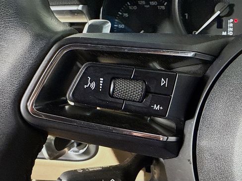 Used 2023 Porsche Macan image 14