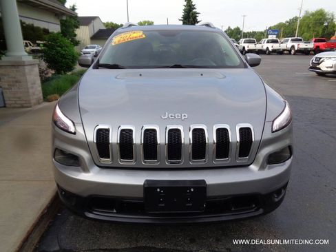 Used 2017 Jeep Cherokee Latitude w/ True North Edition AWD/4WD image 25