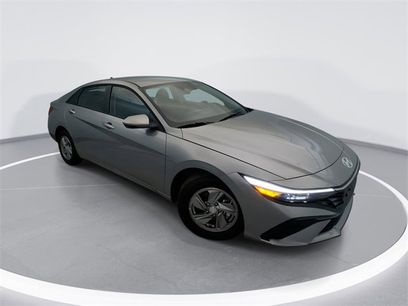 Certified 2025 Hyundai Elantra SE w/ Cargo Package