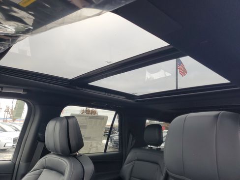 New 2025 Lincoln Navigator Reserve w/ Jet Appearance Package image 11