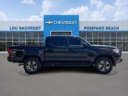 Used 2022 Toyota Tacoma SR w/ SR Convenience Package RWD image 2