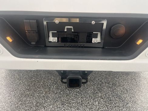 Used 2025 GMC Sierra 1500 AT4 w/ AT4 Premium Package AWD/4WD image 4