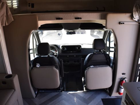 Used 2022 Mercedes-Benz Sprinter 3500 image 20