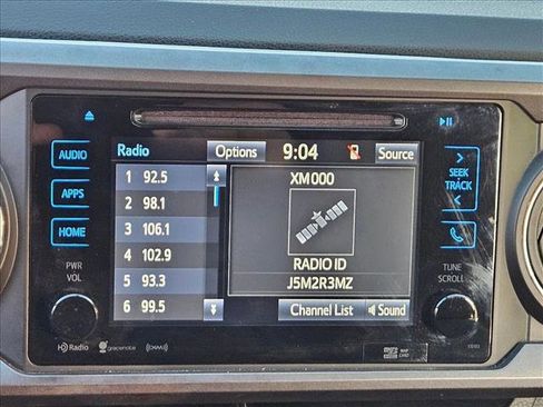 Used 2017 Toyota Tacoma TRD Off-Road image 15