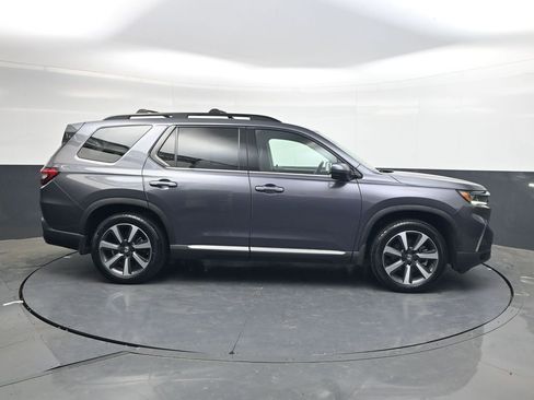 Used 2023 Honda Pilot Touring image 3