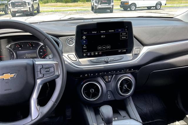 Used 2024 Chevrolet Blazer LT w/ Convenience Package FWD image 9