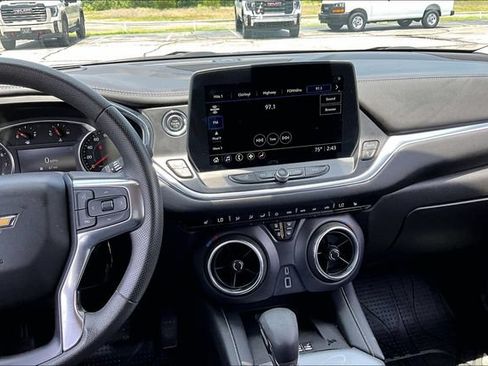 Used 2024 Chevrolet Blazer LT w/ Convenience Package FWD image 9