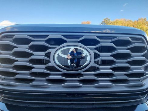 Used 2023 Toyota Tacoma TRD Off-Road image 14