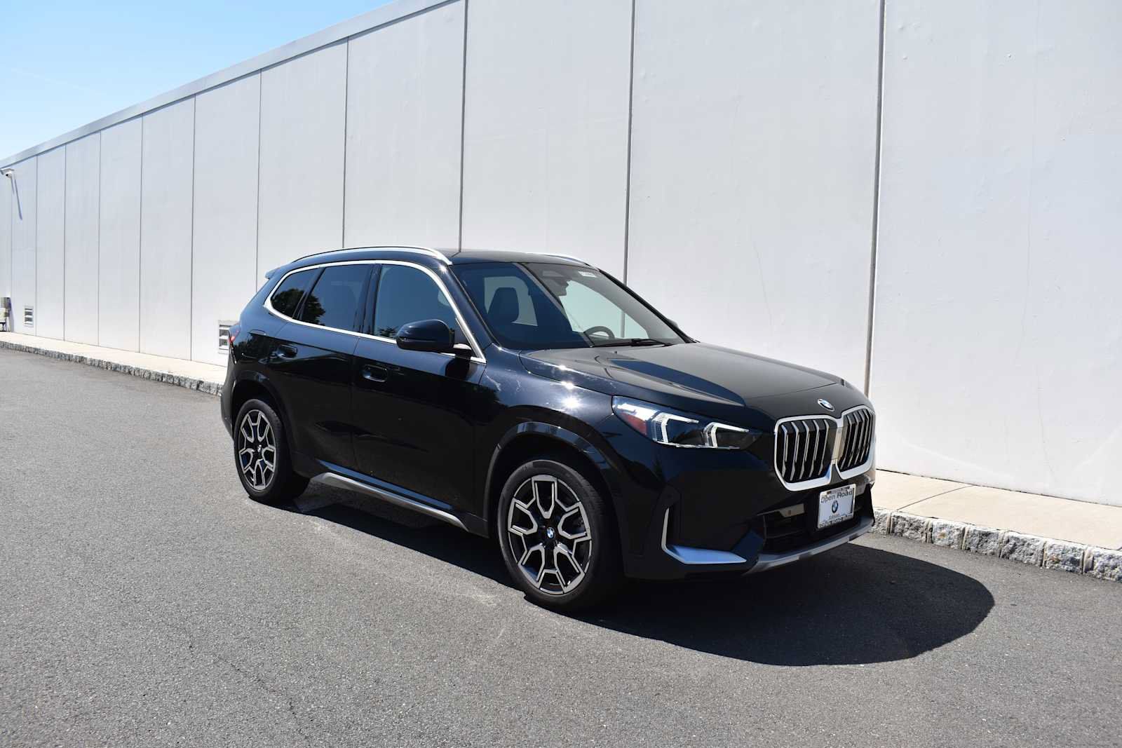 Used 2025 BMW X1 xDrive28i w/ Convenience Package AWD/4WD image 2