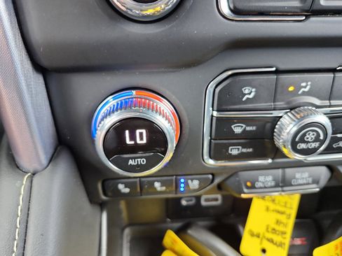 Certified 2022 GMC Yukon SLT w/ SLT Premium Package image 21