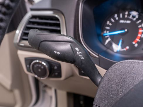 Used 2017 Ford Fusion SE image 24