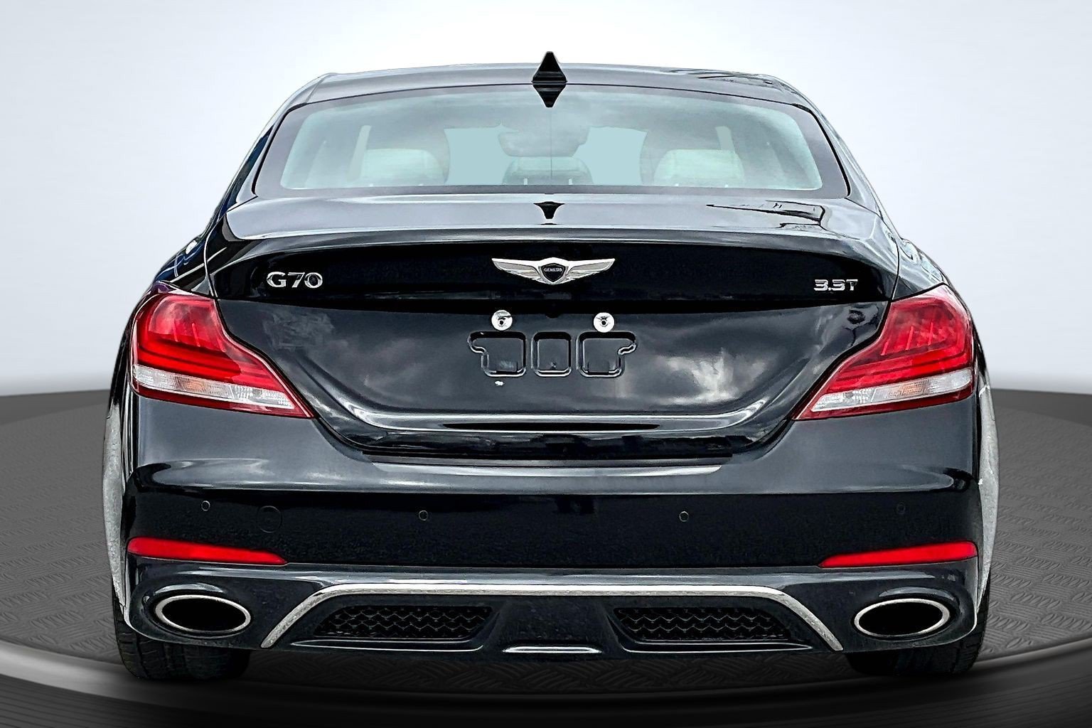 Used 2019 Genesis G70 3.3T Advanced w/ Elite Package RWD image 4