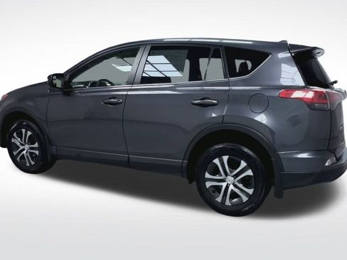 Used 2018 Toyota RAV4 LE image 20
