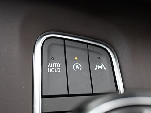 Certified 2024 Cadillac Escalade Sport Platinum w/ LPO, ONYX Package image 36