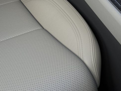 New 2026 Lincoln Aviator Reserve w/ Luxury Package RWD image 16