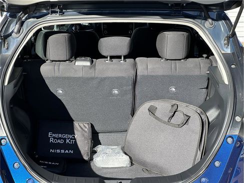 Used 2025 Nissan Leaf S image 29