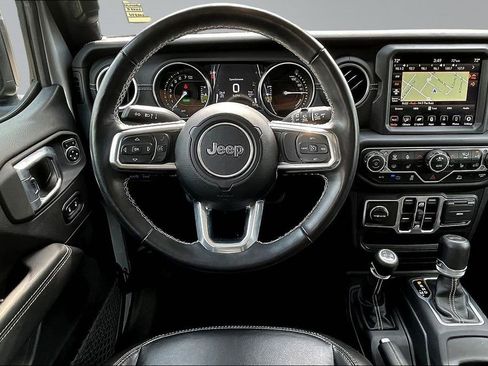 Used 2023 Jeep Wrangler Unlimited Sahara w/ Cold Weather Group AWD/4WD image 9