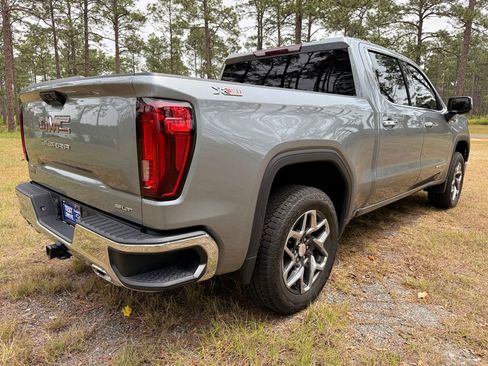 Used 2023 GMC Sierra 1500 SLT w/ X31 Off-Road Package AWD/4WD image 5