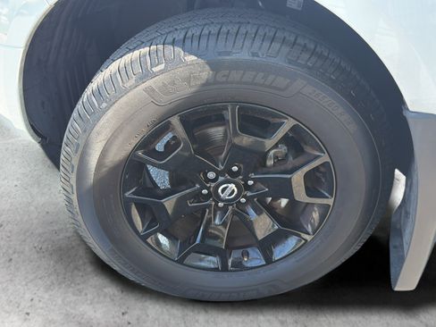 Used 2021 Nissan Frontier SV w/ Midnight Edition Floor Mats AWD/4WD image 50