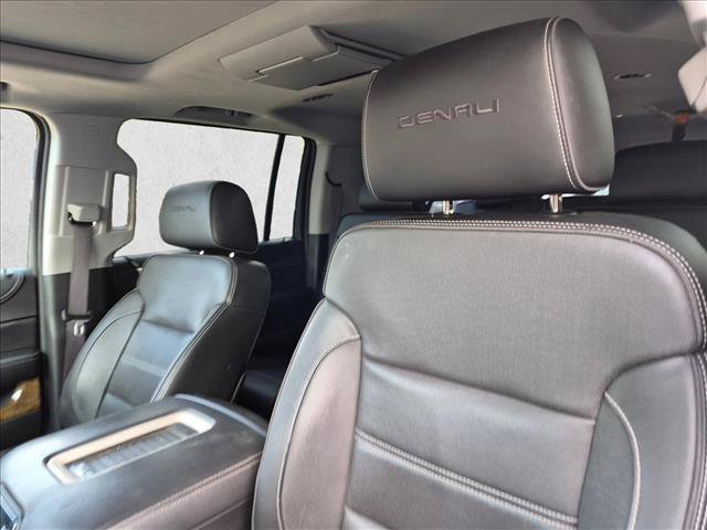 Used 2016 GMC Yukon XL Denali w/ Open Road Package RWD image 9