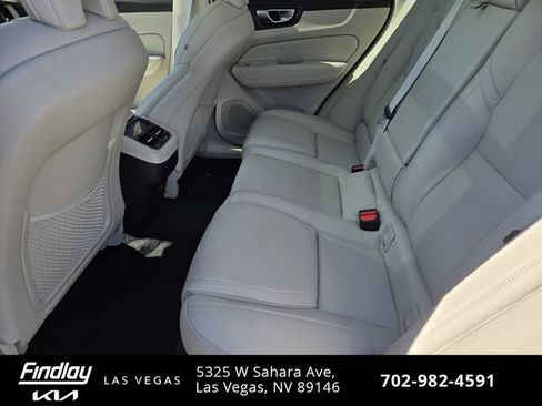 Used 2023 Volvo XC60 B5 Ultimate w/ Protection Package Premier FWD image 13