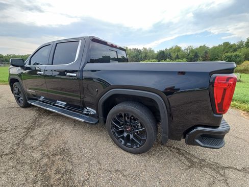 Used 2024 GMC Sierra 1500 Denali w/ Technology Package AWD/4WD image 7