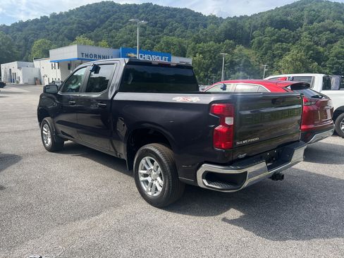 Used 2023 Chevrolet Silverado 1500 LT AWD/4WD image 5