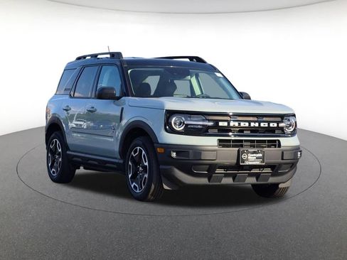 Used 2022 Ford Bronco Sport Outer Banks w/ Tech Package AWD/4WD image 3