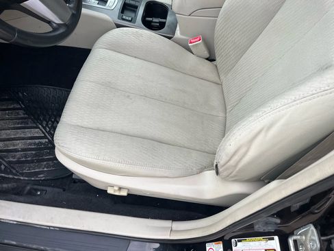 Used 2010 Subaru Outback 2.5i Premium image 12