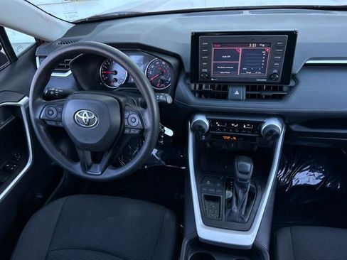 Used 2020 Toyota RAV4 LE image 15