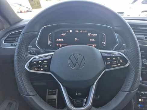 Used 2022 Volkswagen Tiguan SEL R-Line image 19