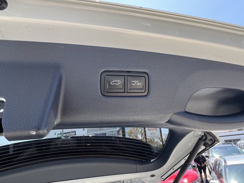 Certified 2026 Kia Carnival SX Prestige FWD image 22