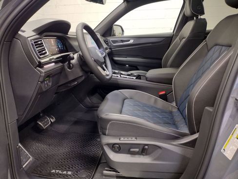 New 2026 Volkswagen Atlas Cross Sport SEL Premium R-Line image 25
