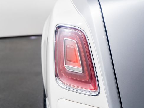 Used 2019 Rolls-Royce Phantom Sedan image 11