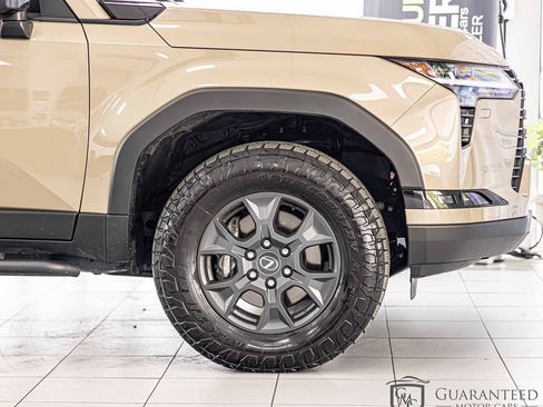Used 2024 Lexus GX 550 AWD/4WD image 11