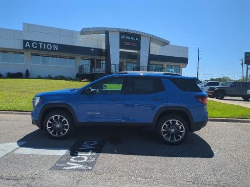 New 2025 GMC Terrain Elevation w/ Elevation Premium Package image 2