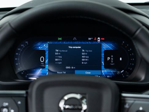New 2026 Volvo XC40 B5 Plus w/ Climate Package AWD/4WD image 18