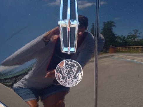 Used 2014 Lincoln MKT AWD image 9