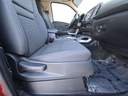 Used 2024 Nissan Frontier SV w/ Technology Package image 17